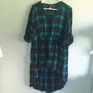 Torrid Turquoise High-Low Button-up Tunic size 1